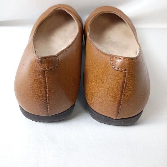 Cliffs by White Mountain Clara Ballet Flats Women’s 8.5 Cognac Slip On NWOB - Picture 10 of 11